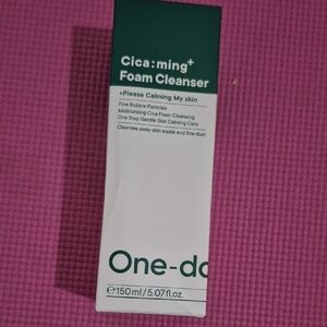 Cica:ming+ Foam Cleanser - Green and White
